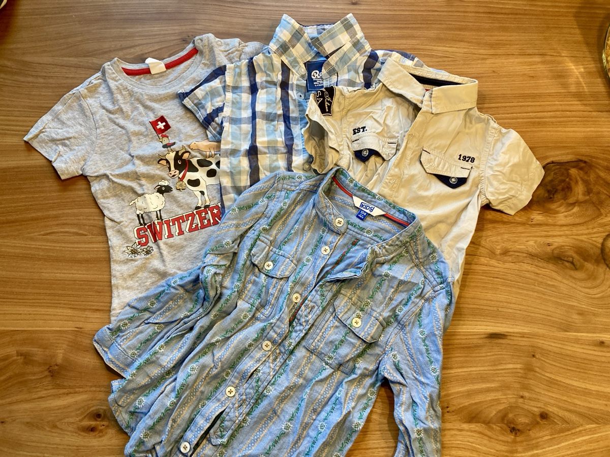 Lotti & Set di vestiti: Jungs Oberteile 98/104 – Usato da Diessbach b. Büren venduto da Lin_Liv 2