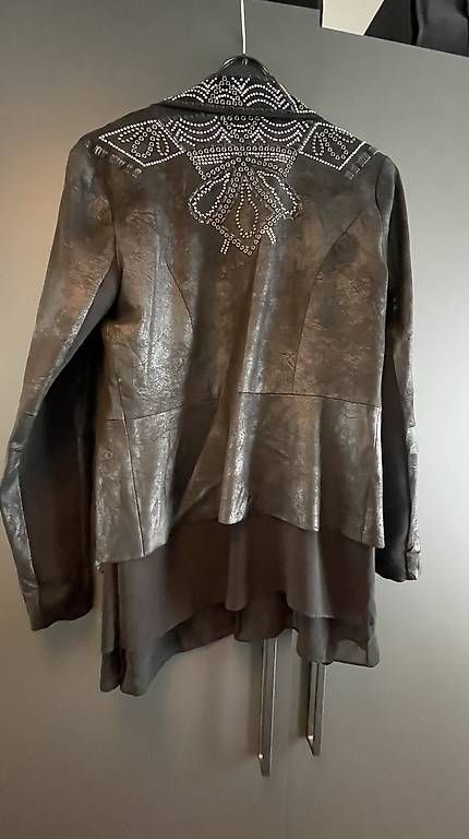 Desigual Giacche: Desigual Jacke mit Chiffon Gr. 38 – Usato da Niederuzwil venduto da vimse_publicsale 2