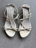 Stuart Weitzmann weisse Lack Sandalen, Gr. 38