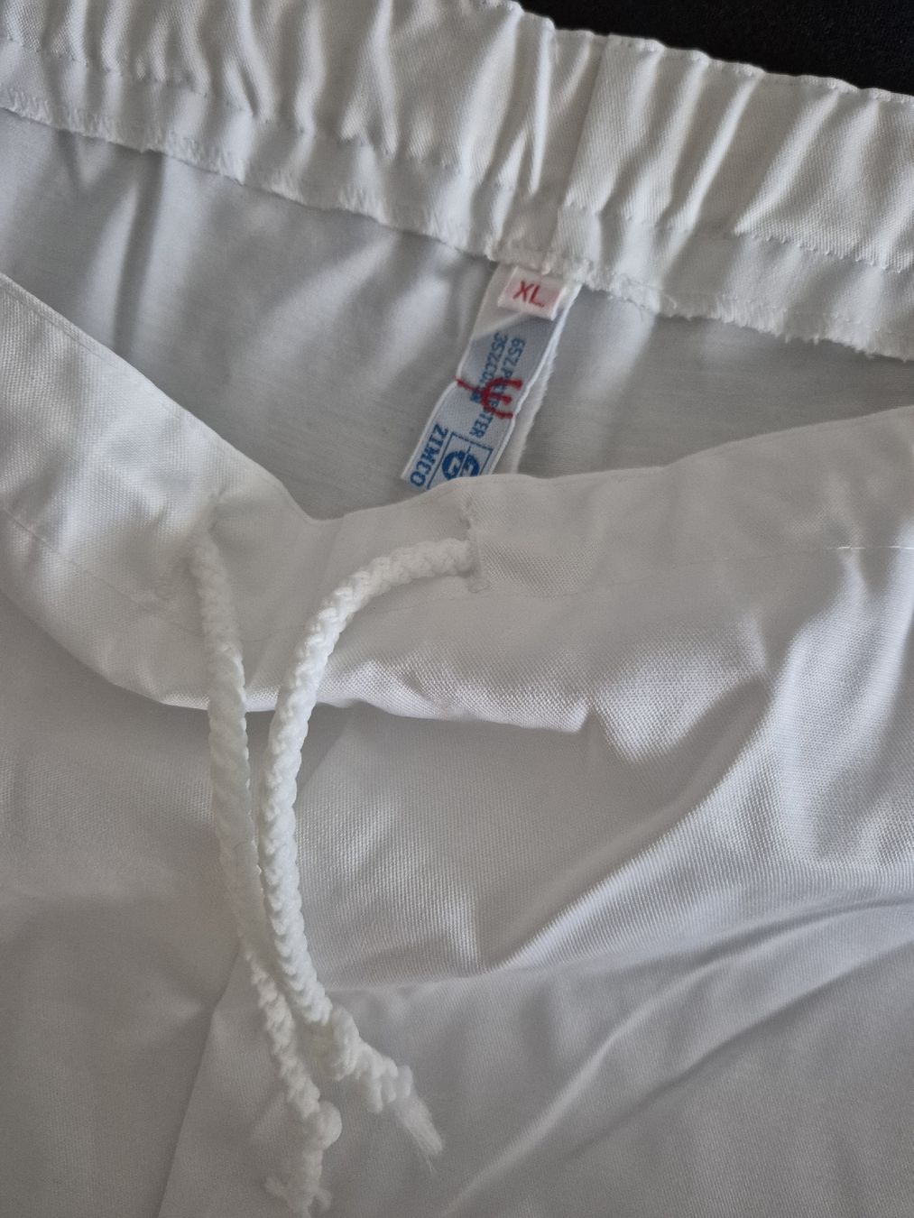 Hosen: Weisse Hose Grösse XL – Gebraucht aus Langenthal von Polarisstern 2