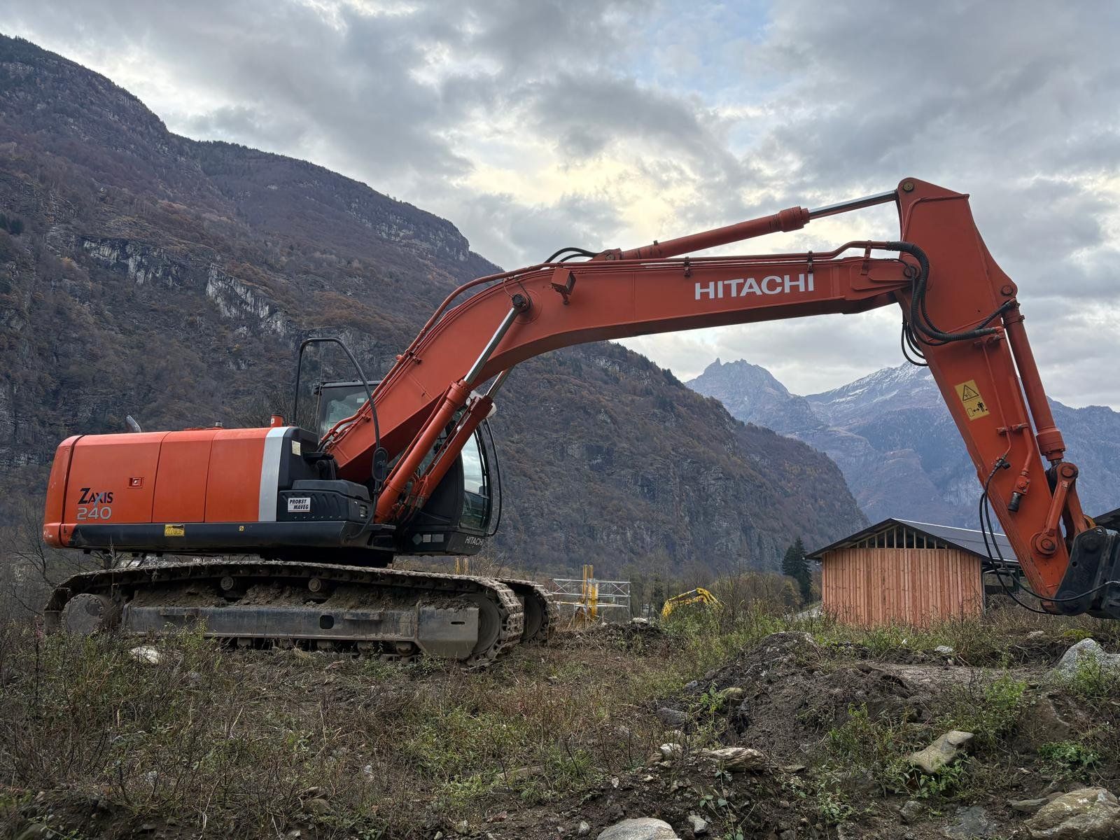 Hitachi Escavatori: Hitachi 240 – Usato da Giornico venduto da dio_zn5d 1