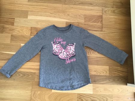 Pulli, Gr. 134, Grau, Langarm, Top Zustand.