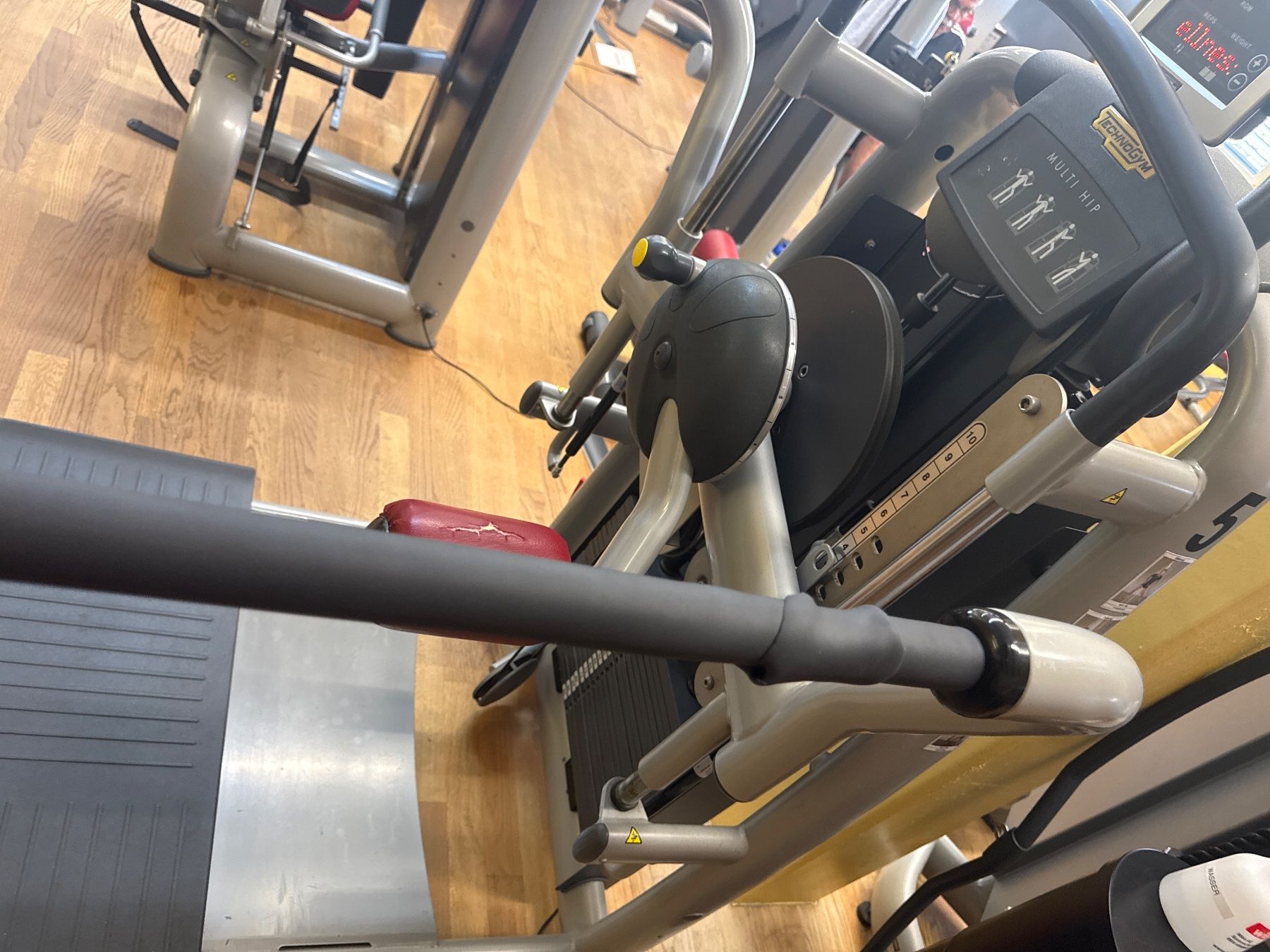 Technogym Hometrainer: Technogym Multi Hip - Hüfttrainer - 300VB – Gebraucht aus Mettmenstetten von Nils_Gut_GZG 3