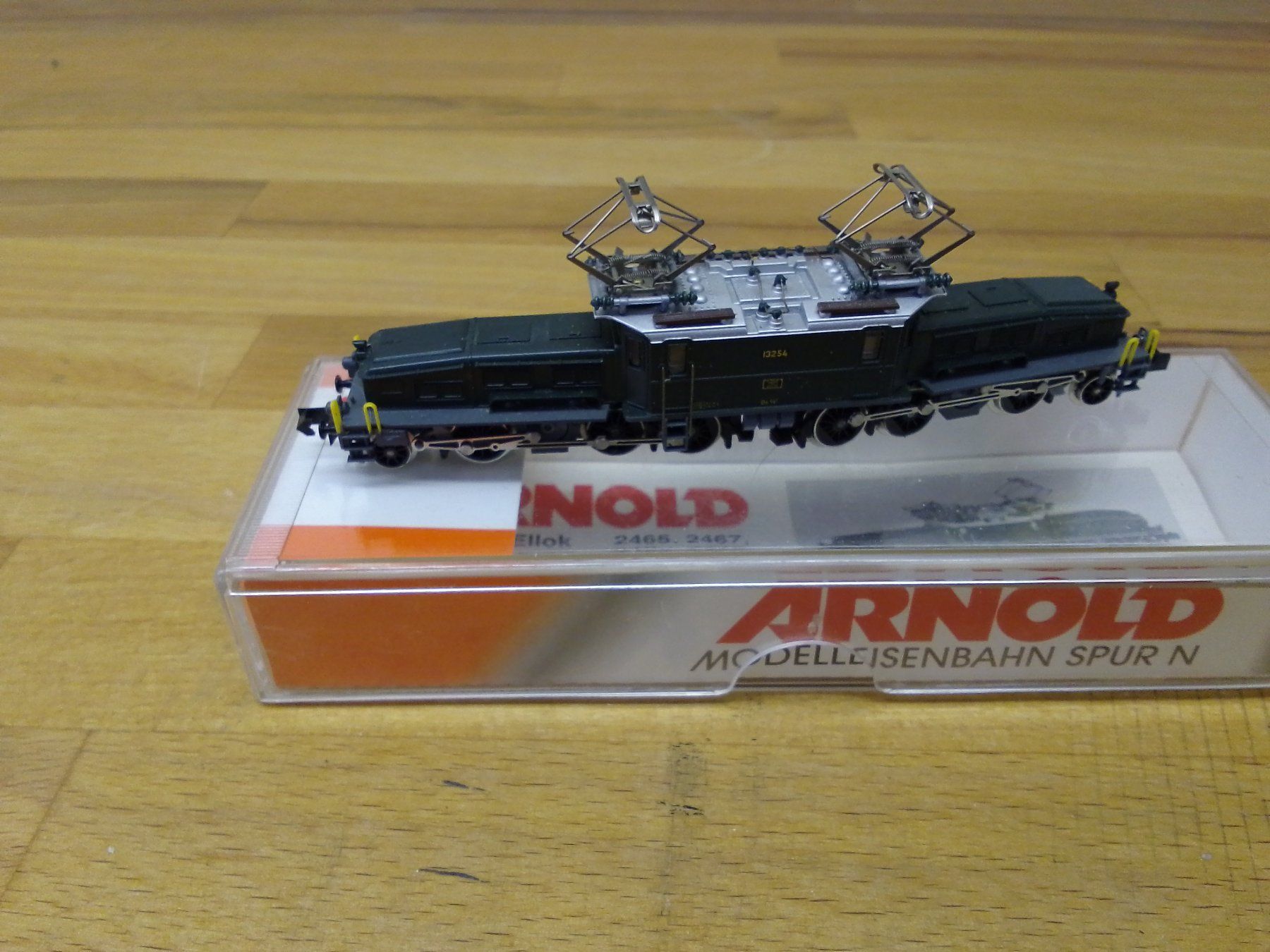 Arnold Modellini di ferrovie: Lok Re 6/8 ll – Usato da Zollikofen venduto da Noak 2