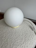 Weisse Milchglas Farbwechsel Lampe