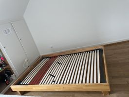 Bettrahmen (ohne Lattenrost) 140x200 massivholz