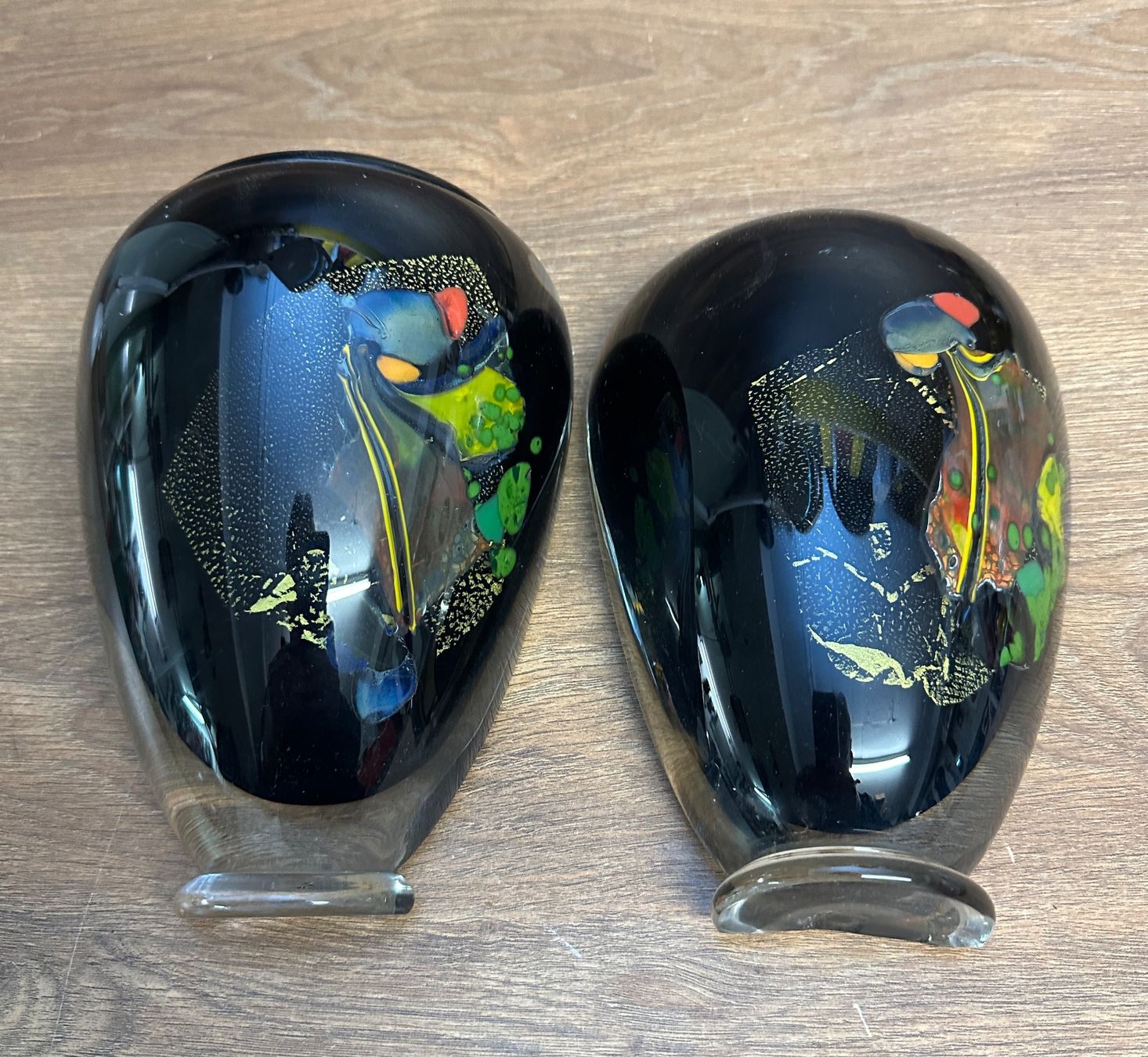 Vasi & Recipienti: Schwarze Glasvase mit Farbdekor – Difettoso da Nussbaumen AG venduto da olitech5415 2