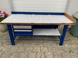 Arbeitstisch