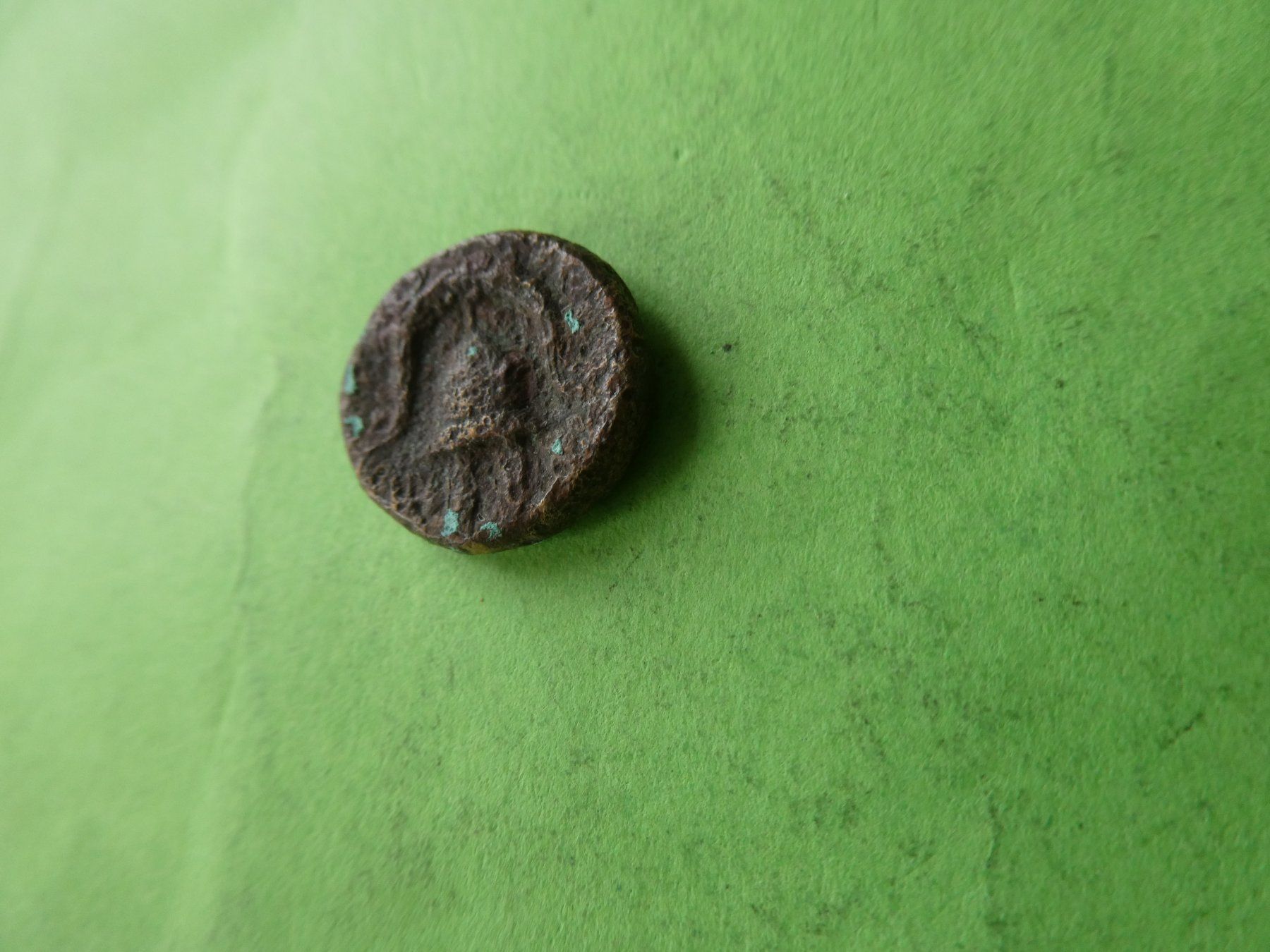 Toutes les monnaies: uralte Bronzemünze    15 mm     3.91 g – D'occasion à Hinterforst par Rohusri 1
