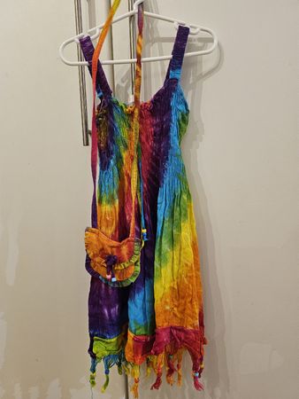 Sommerkkeid bunt mit kleiner Tasche für 4 Jahre