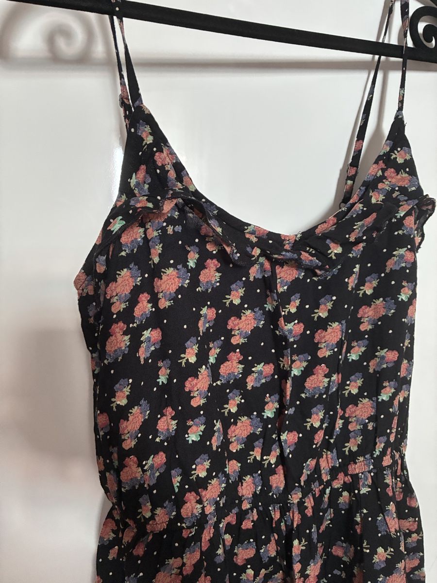 Robes: Kleid mit Blumenmuster – Neuf (Voir description) à Allschwil par eyl_bb8q 2