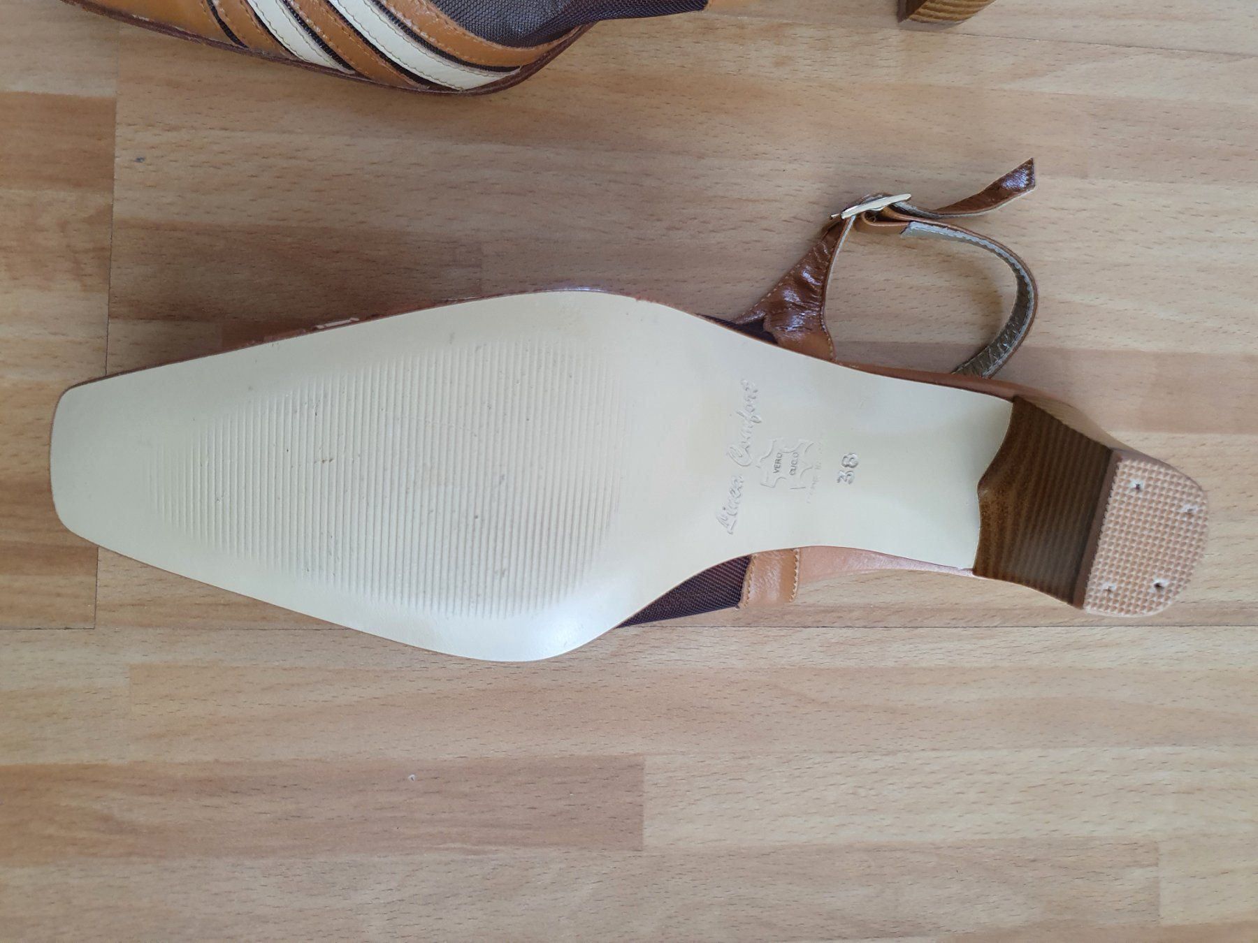 Chaussures femmes: Sandalen aus Leder Gr. 38 – D'occasion à Thalwil par Briscolina 3