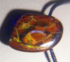 Australian Koroit Opal, wunderschöne Farben & Funken!