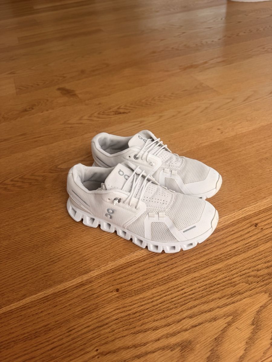 On Damenschuhe: On Running Cloud sneakers white acceptable condition – Gebraucht aus Baden von Chaochao3 4