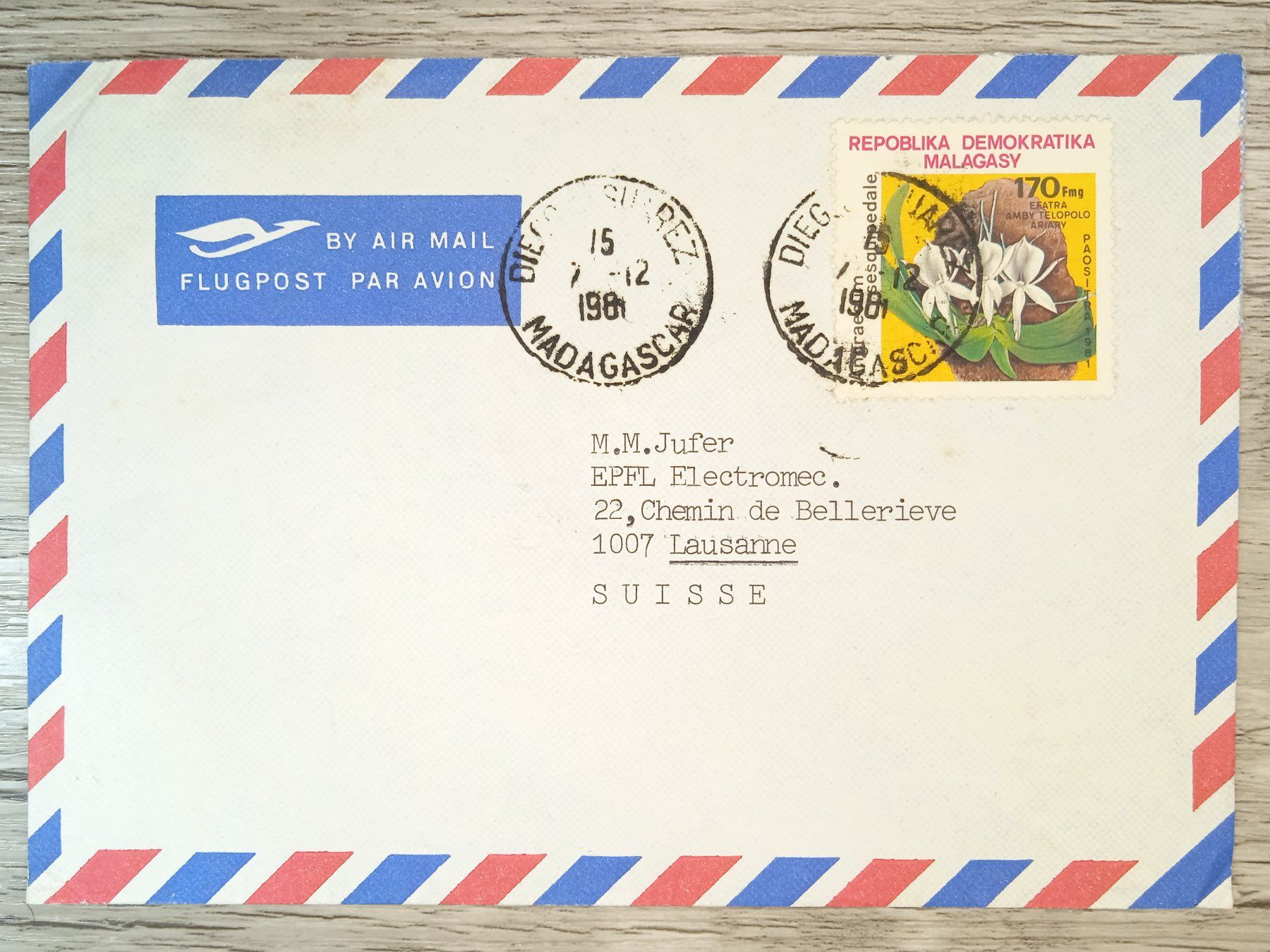 Madagascar (1889-1960) - LETTRE. (DEVANT). MADAGASCAR. 31 JANV 1952. PAR AVION. MAJUNGA POUR ANGERS