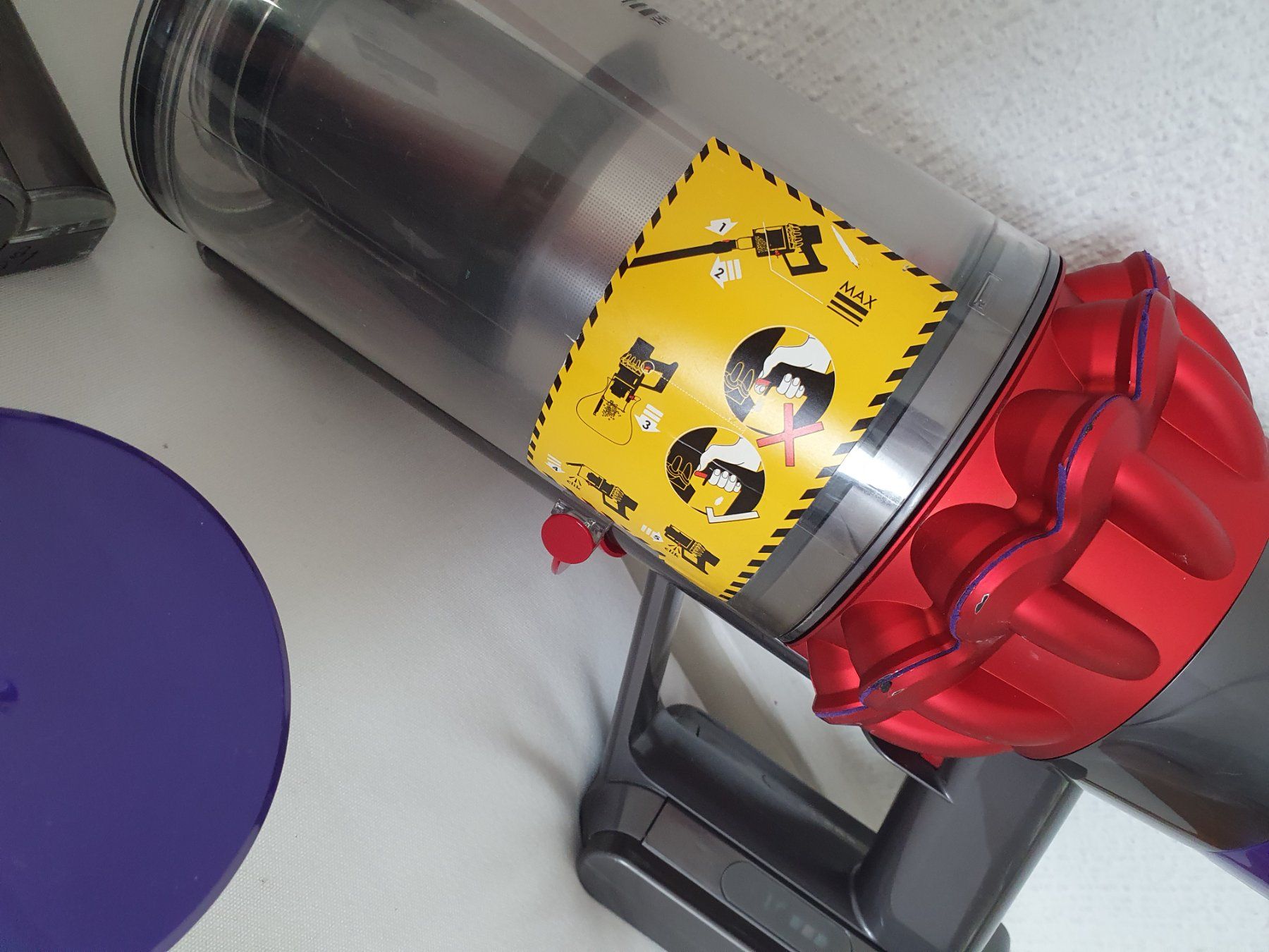 Dyson Aspirapolveri & Accessori: Dyson V10 – Usato da Lausanne venduto da Af2016 3