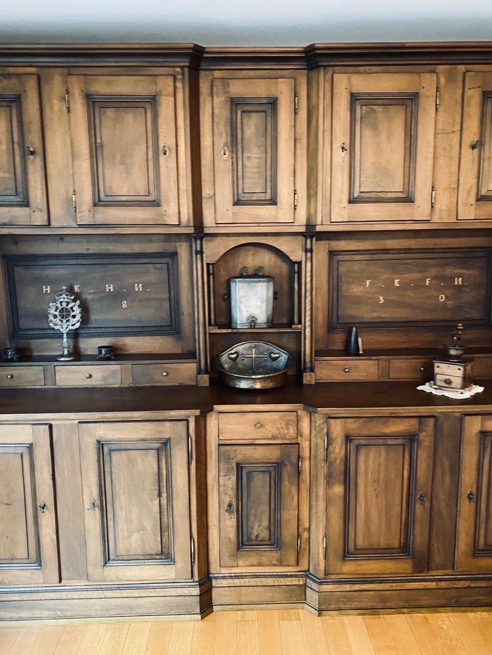 Credenze: Antikes Buffet Nidwaldner Art anno 1830 – Usato da Udligenswil venduto da Rapsak 2