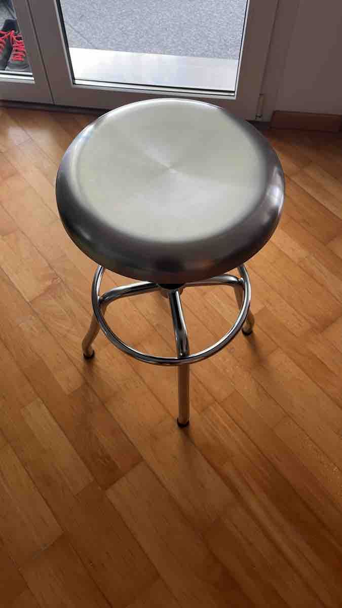 Hocker: Barhocker Metall Hocker verstellbar Sitzhoehe 55-75cm – Gebraucht aus Pfäffikon ZH von arsun76