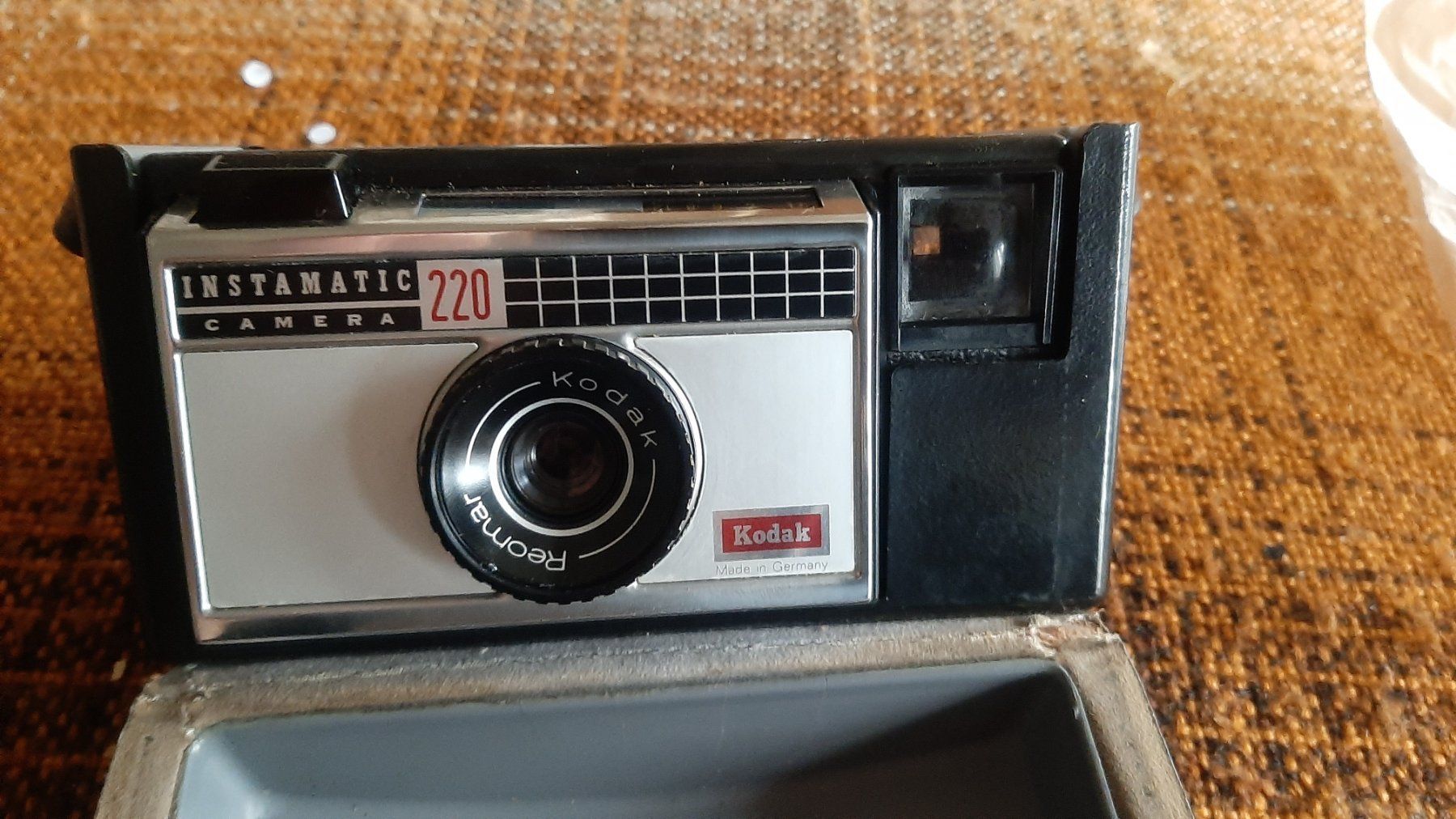 Kodak Kamera: Kodak Instamatic Camera 220 - Sucherkamera Kamera – Gebraucht aus Wil SG von AmandaCreations 2