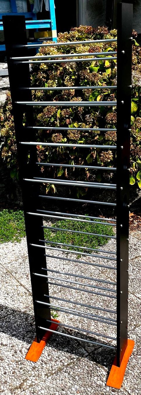 Pfister Racks & Cavalletti: Ständer  CD-Halter  43 x 15 x 155 cm – Usato da Aurigeno venduto da SCS 4