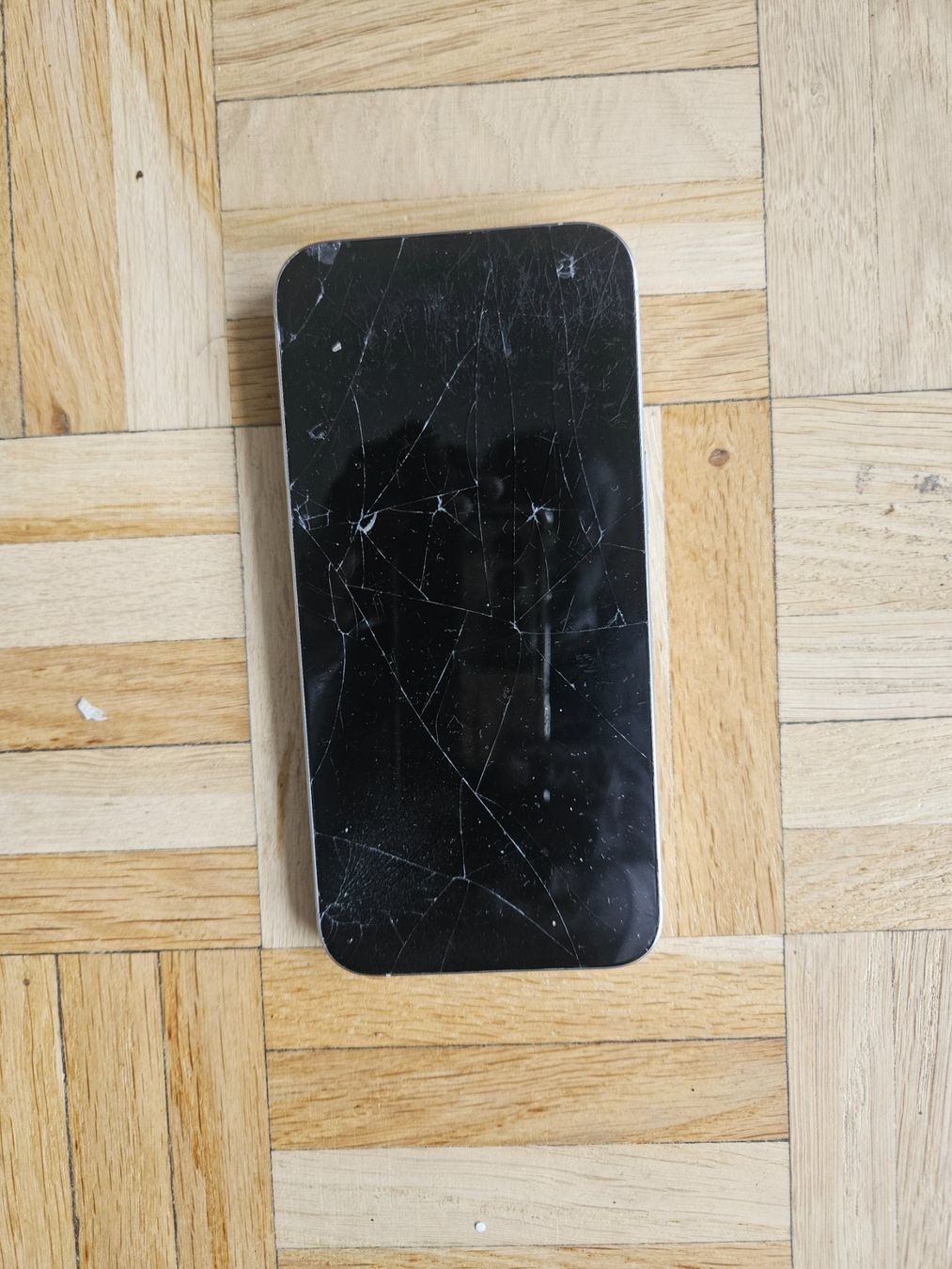 Apple Telefoni cellulari / Smartphones: IPHONE 15 PRO MAX vérrouillé – Usato da Geneve venduto da clement9 3