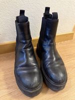 SCHWARZE CHELSEA BOOTS