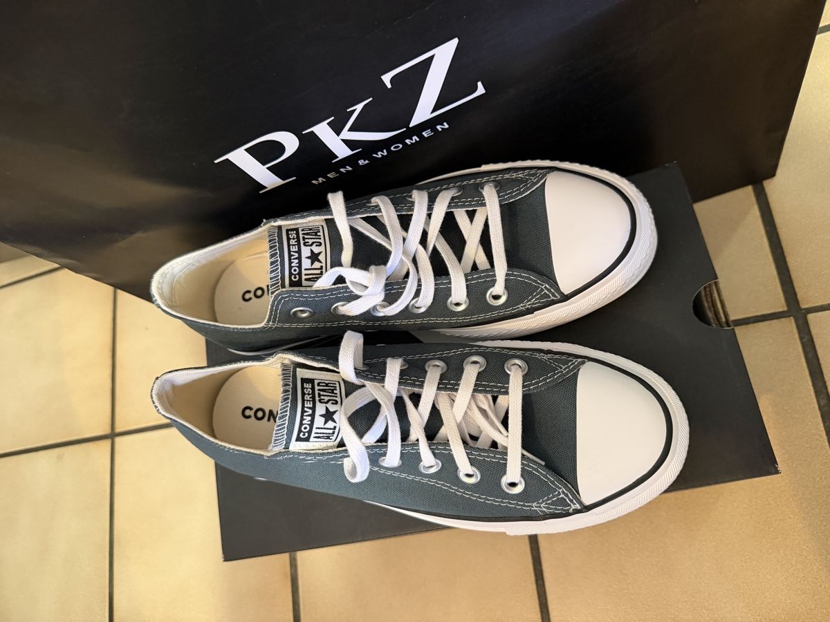 Herrenschuhe: Converse 39.5 – Neu und originalverpackt aus Belfaux von Rikardo.Switzerland 1