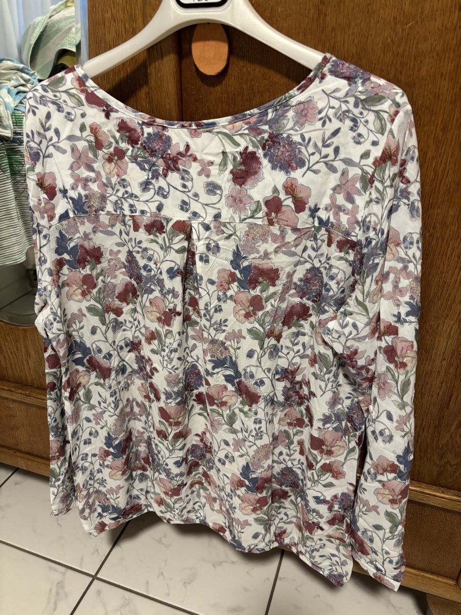Camicette: Camicia Multiblu floreale Taglia 44- Ideale per la primavera – Nuovo (secondo la descrizione) da Schwyz venduto da Francesca54 2