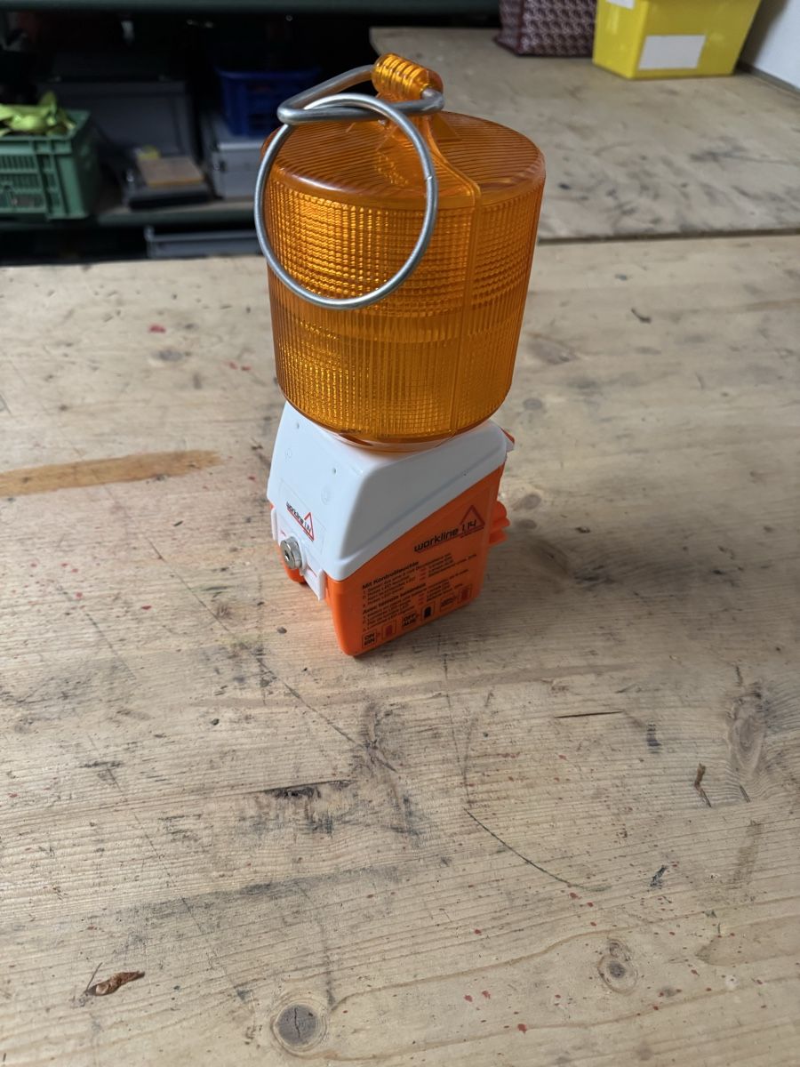 Lampade: Lampe Baustellenleuchte Baustellenlampe – Difettoso da Zürich venduto da MarioSco 3
