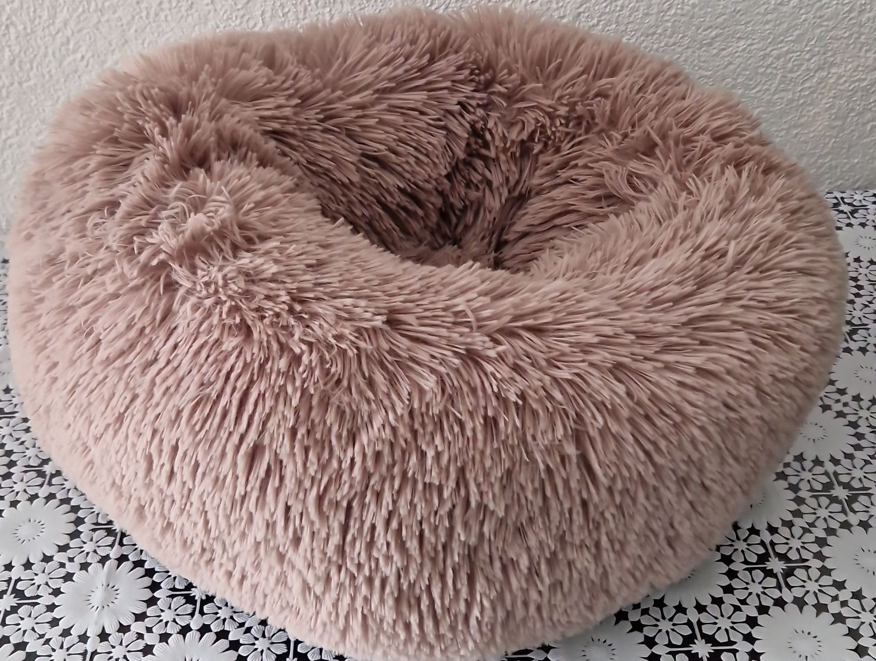 Cucce & Letti: Kuscheliges Hundebett/Katzenbett – Nuovo (secondo la descrizione) da Etzwilen venduto da mue_mm76