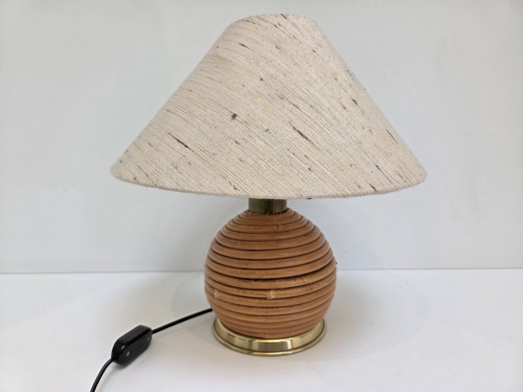 Tische: Design 1970 Rattan & Messing Tischlampe – Gebraucht aus Gersau von pd-design-and-art 3