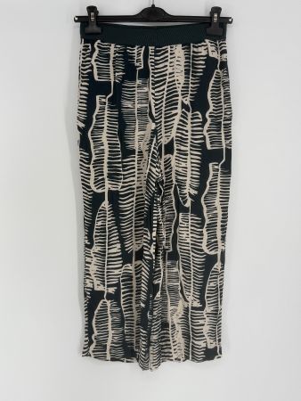 Leichte 7/8 Hose Gr. 38 von Somdeay. Modell CHLOENA
