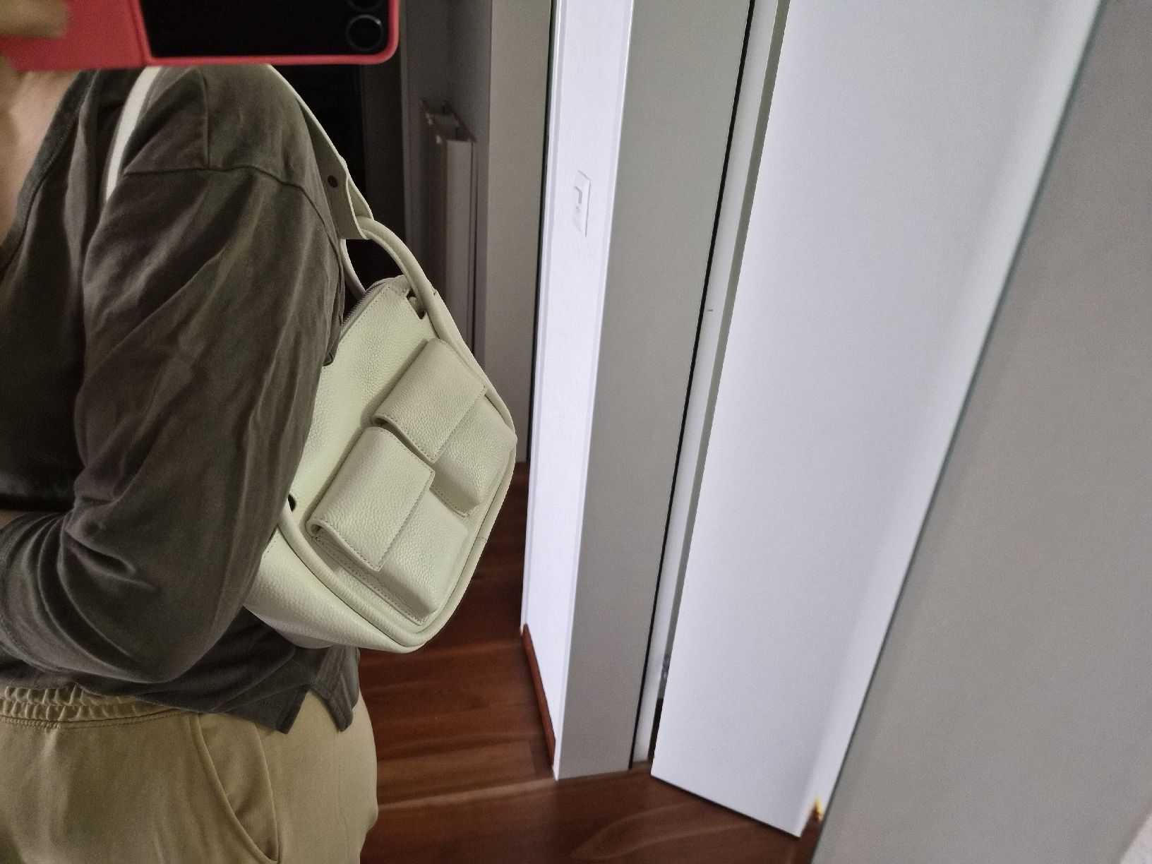 Borse da donna: Cream Leather Handbag with Extra Strap, Summer Ready! – Nuovo (secondo la descrizione) da Küttigen venduto da yingli 4