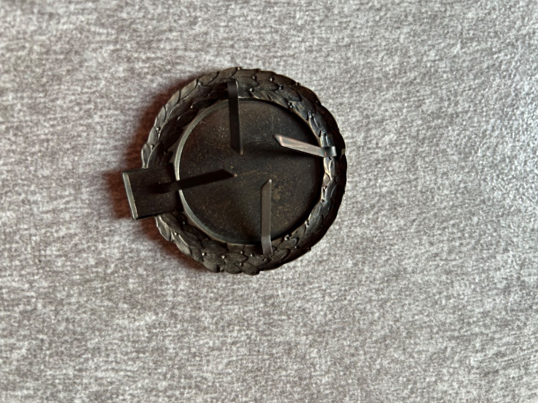 Schweizer Armee Placchette & Badge: Schweizer Armee / embleme de Bérets sanitaire Moudon Losone – Usato da Arbedo venduto da nadia1973 1