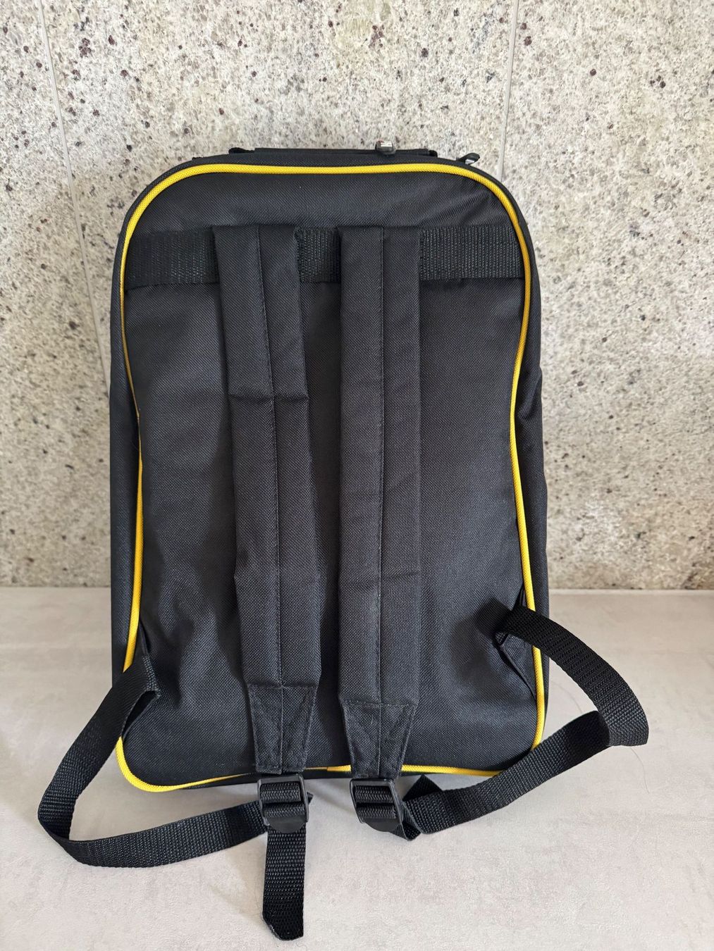 Zaini: Picknick Rucksack "Maranello" - Neu! – Nuovo (secondo la descrizione) da Geroldswil venduto da Jeremy11 1
