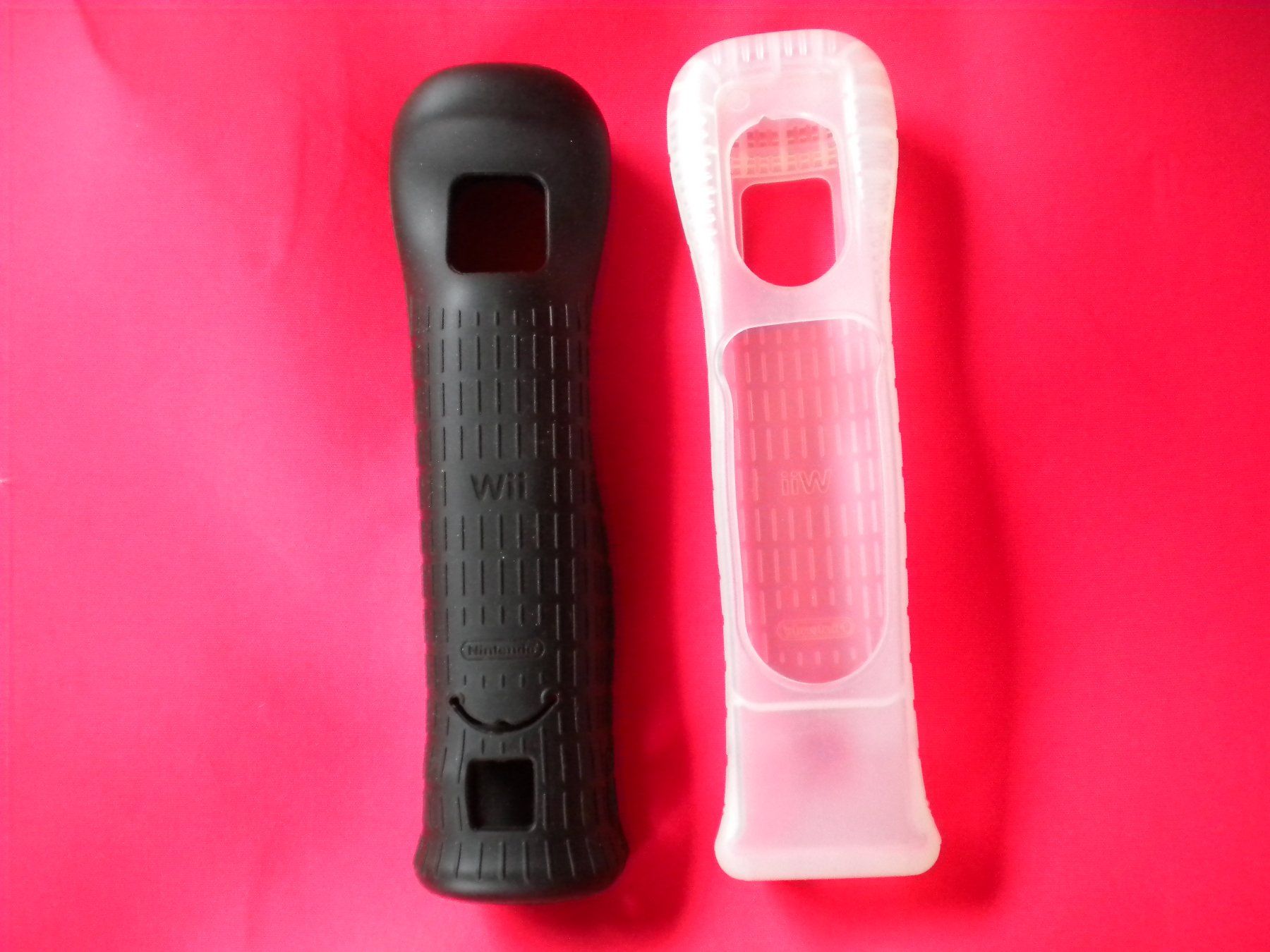Nintendo Console: Wii Remote Kontroller Silikonhülle mit "Motion Pluss" – Usato da Spreitenbach venduto da Sniper8952