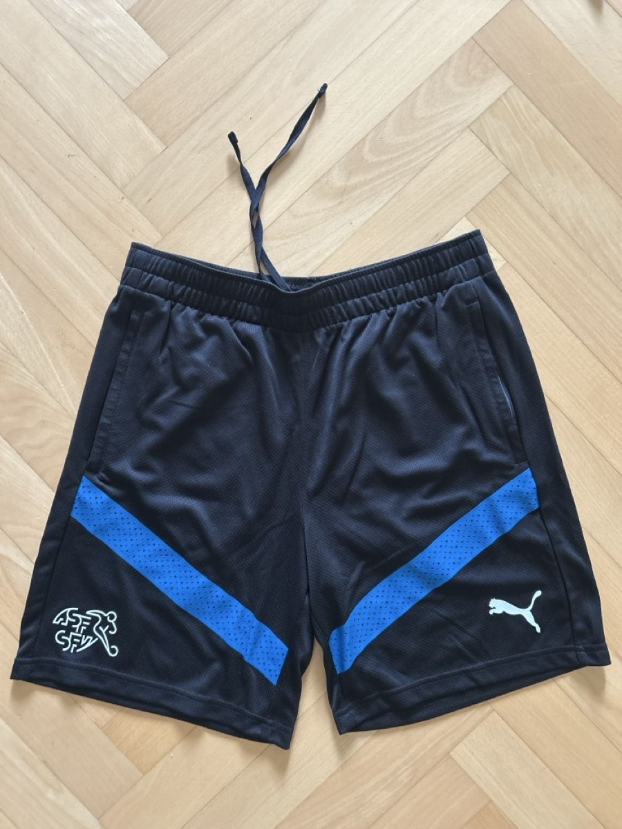 Schweizer Nati Leibchen & Hosen: PUMA SFV Schweizer Nati Set NEU ORIGINAL VERPACKT – Neu und originalverpackt aus Luzern von Sunnysmile0511 5
