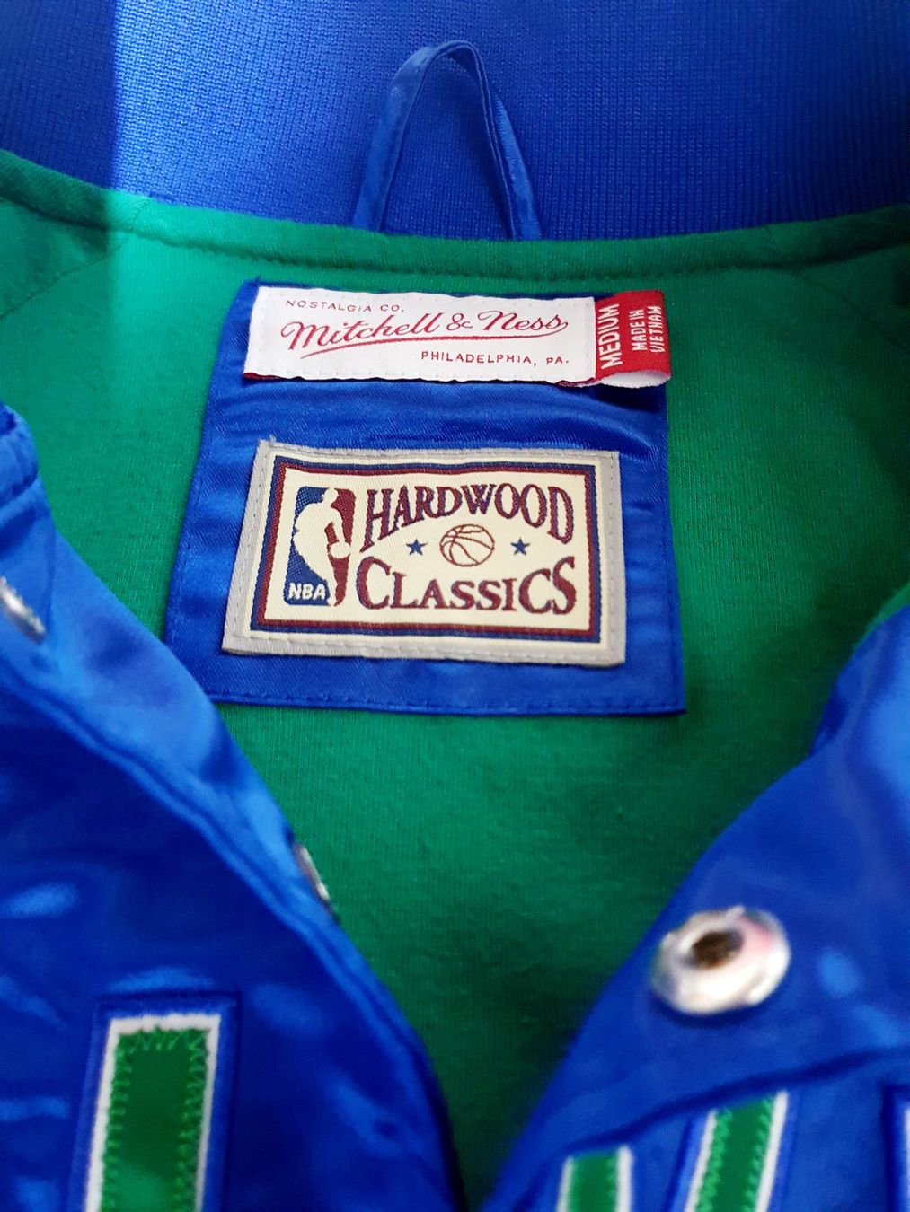 Mitchell & Ness Giacche: NBA JACKE WOLVES MITCHELL NESS GRÖSSE M – Nuovo (secondo la descrizione) da St. Gallen venduto da CaliSunshine 2