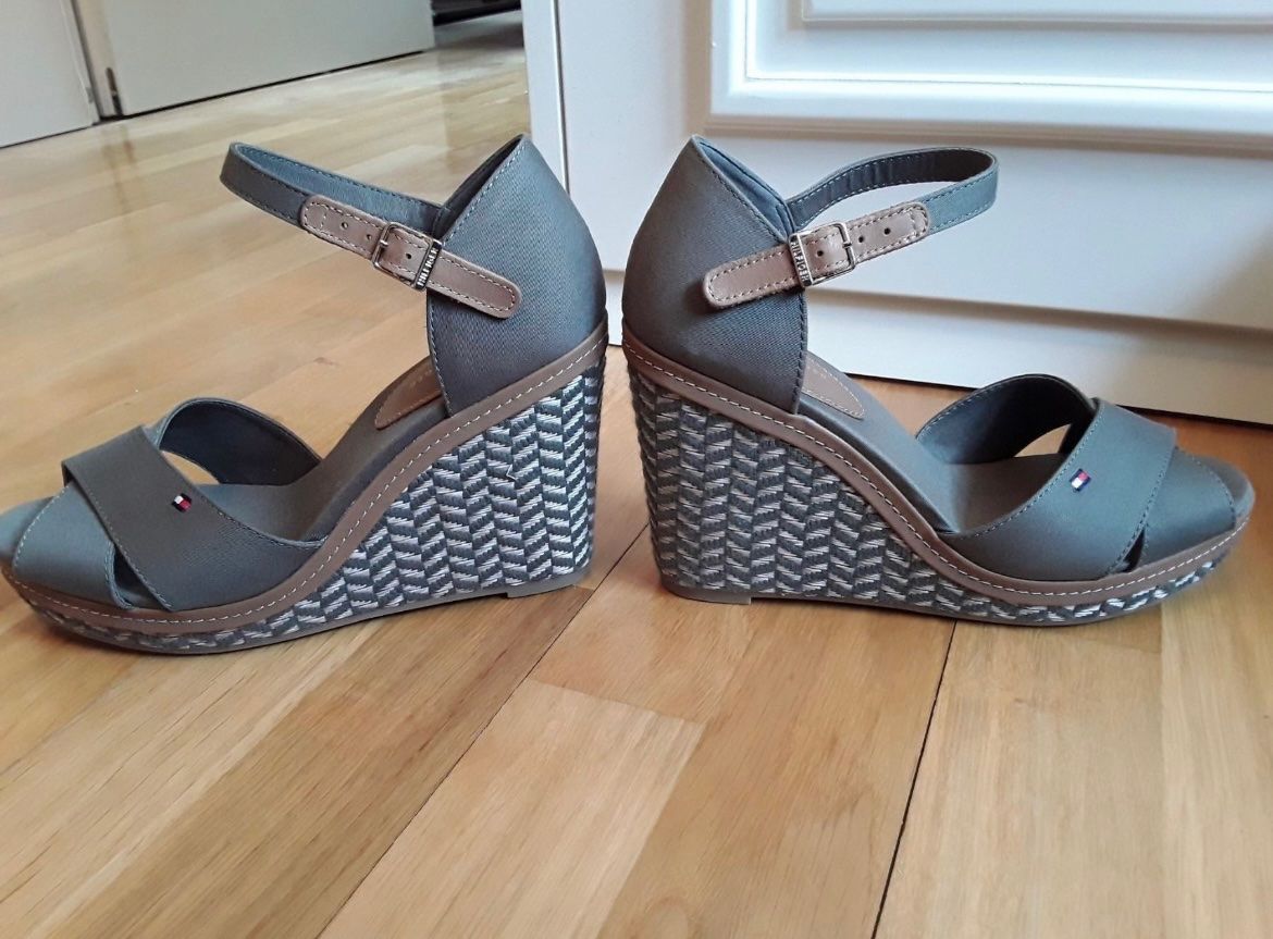 Tommy Hilfiger Scarpe da donna: Tommy hilfiger sandalen gr.39 – Usato da Schöfflisdorf venduto da Bling_it_on 2