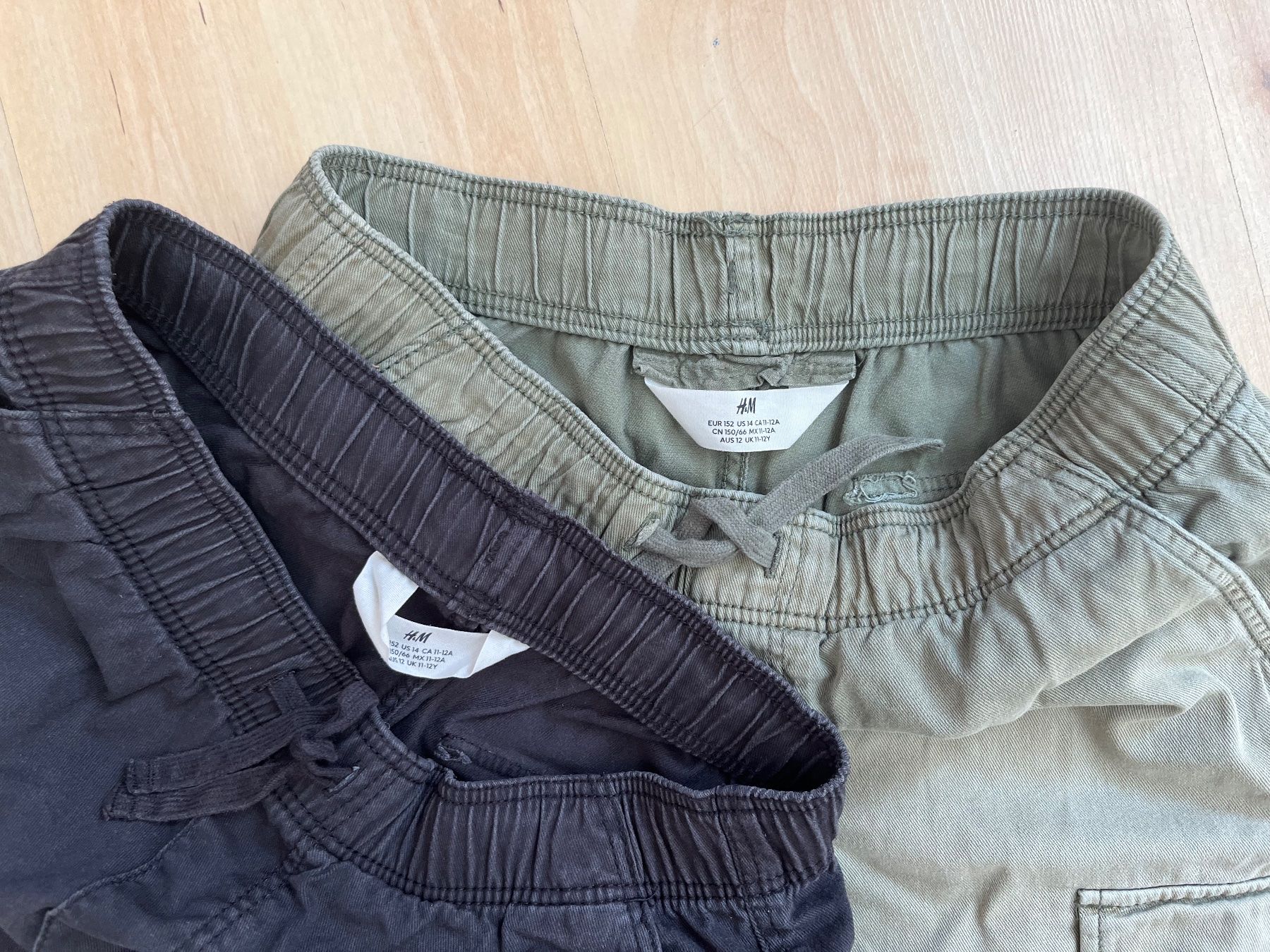 H&M Pantaloni: 2 Shorts H+M Gr 152 – Usato da Schwanden GL venduto da Leemueller 1
