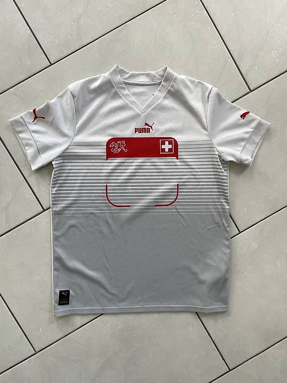 Leibchen & Hosen: Training-Shirt Puma Schweizer-Nati, Grösse 164 – Gebraucht aus Möriken AG von nipamijule