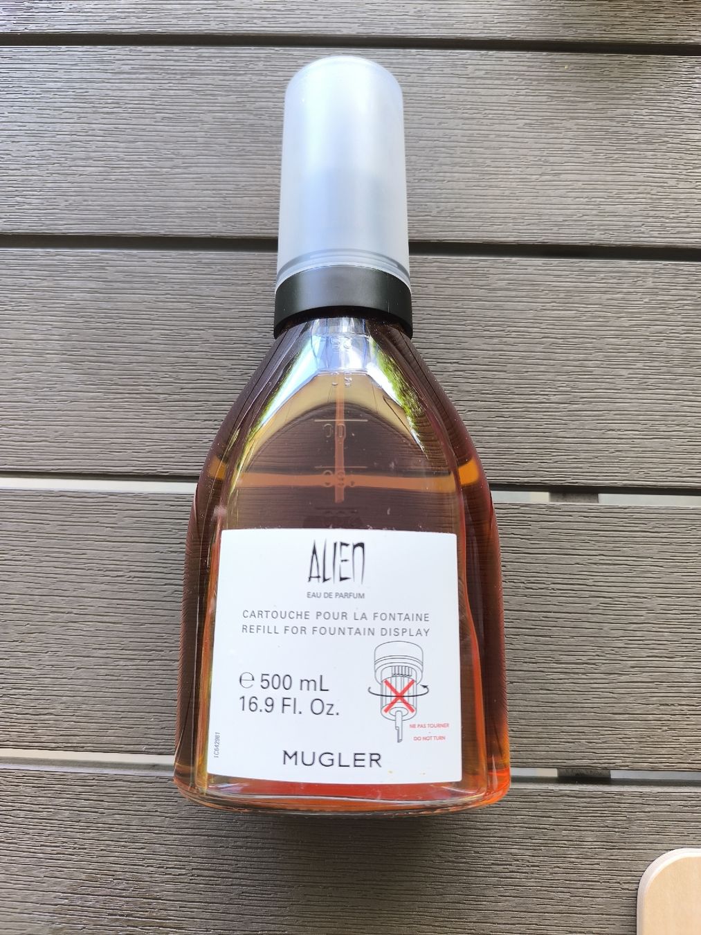 Mugler Profumi & Eau de Toilette: Alien eau del Parfum 500 ml display aufladen – Usato da Oensingen venduto da Outlet_Super_Sale 2