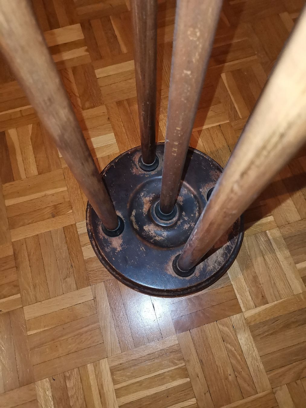 Holzartikel: HOLZ SOCKEL – Gebraucht aus basel von lupettone 3
