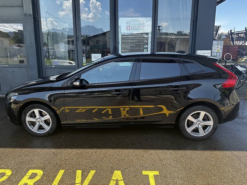 Autos: Volvo V40 D2 – Gebraucht aus Luzern von SwissGarage2020 1