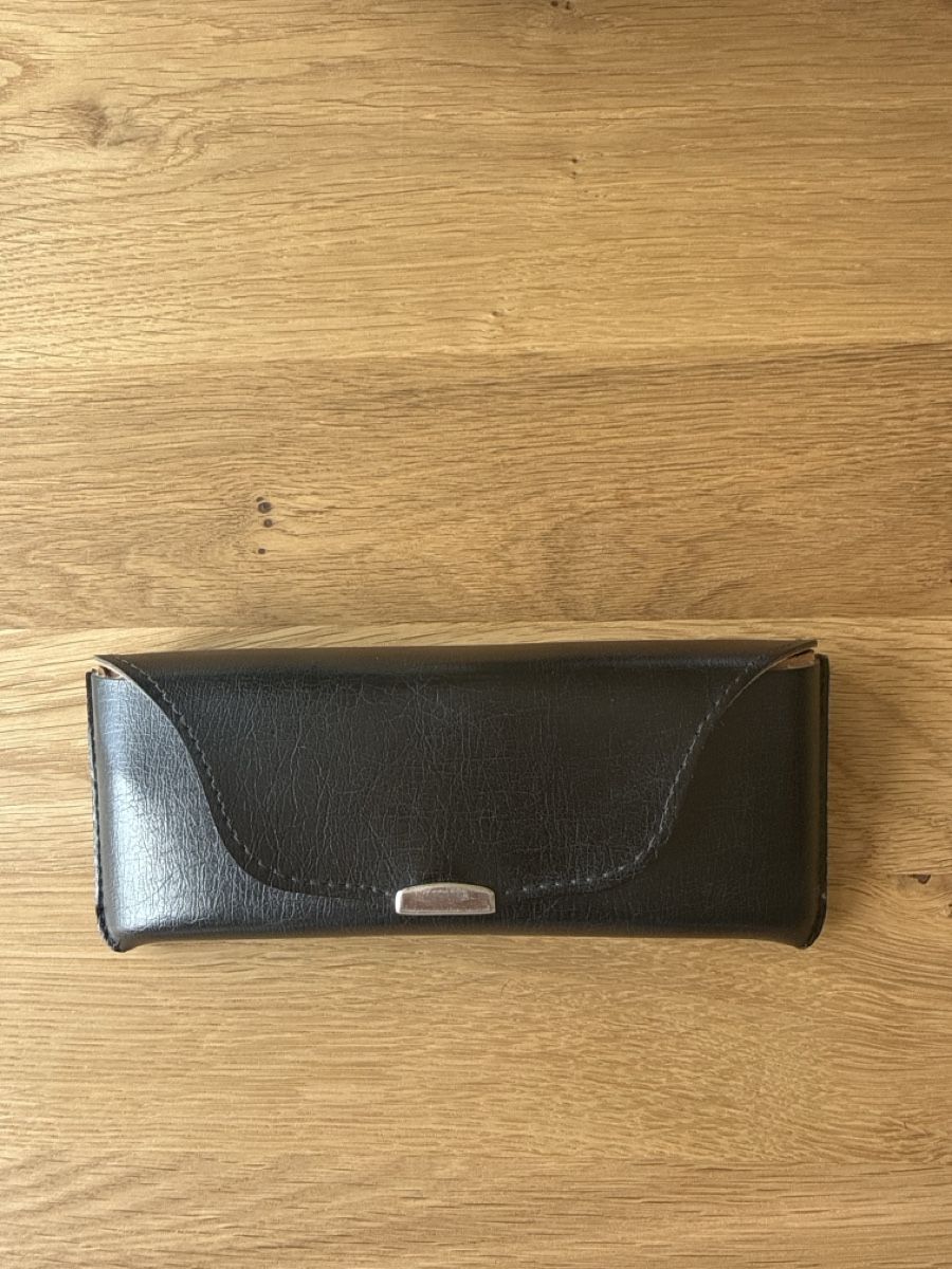 Altro in  Abbigliamento & Accessori: Original Ray Ban Brillenetui Leder  – Usato da Beromünster venduto da handwerg