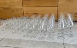 Gläser-Set mit 56 Gläsern in 5 Grössen