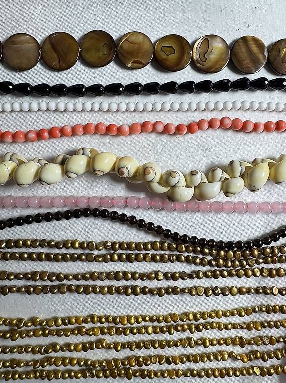 Catenine: Konvolut / Sammlung Perlenstränge und Steinstränge – Usato da Muttenz venduto da einfach-schoen 2