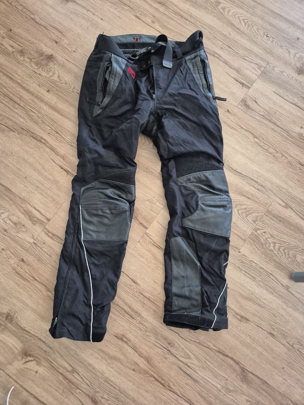 Pantaloni: Motorradhose ID – Usato da Urnäsch venduto da Sasali