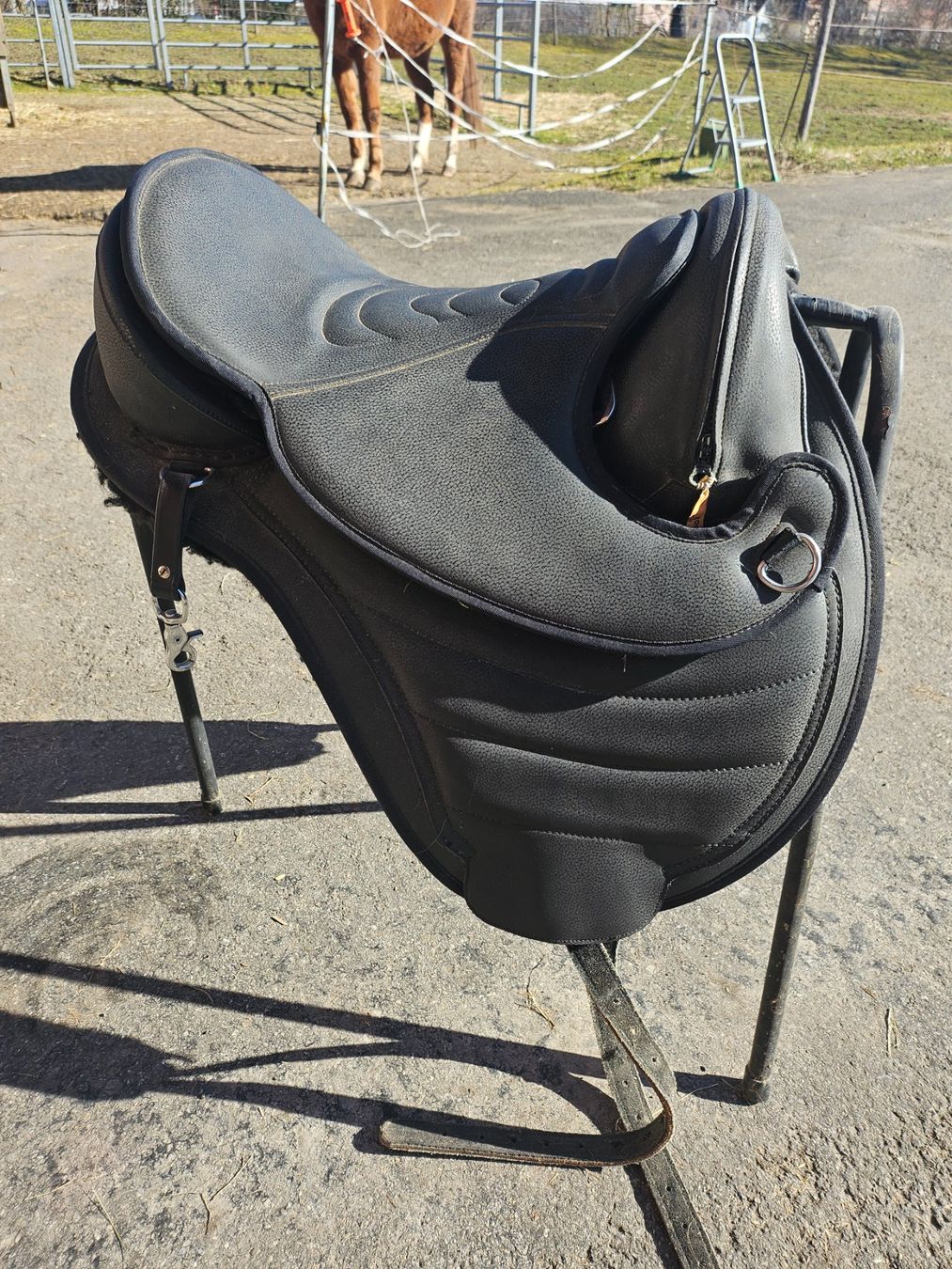 Selle & Accessori: Barefoot 'Cheyenne' Baumloser Sattel – Usato da Sennhof venduto da Venus84 1