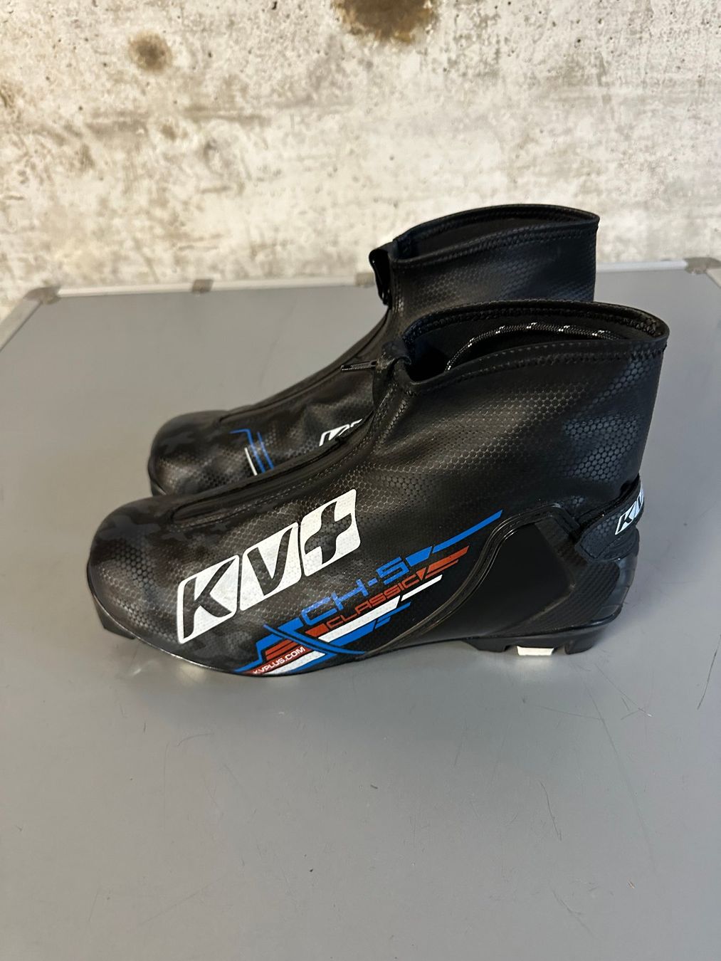 Scarpe da uomo: KW+ Klassisch Langlauf Schuhe Gr. 43 – Usato da Emmenbrücke venduto da karkarkar 2
